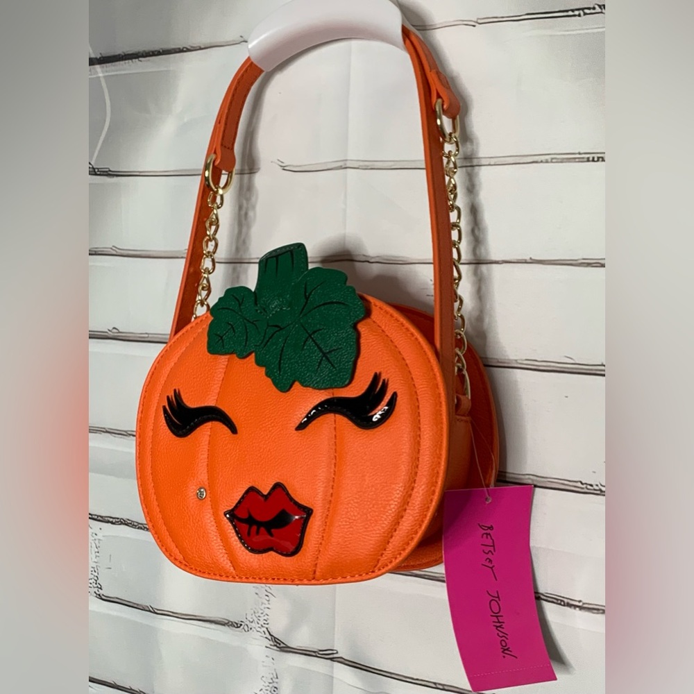 Betsey Johnson Orange XO Pumpkin Face Crossbody Bag NWT - Picture 2 of 13